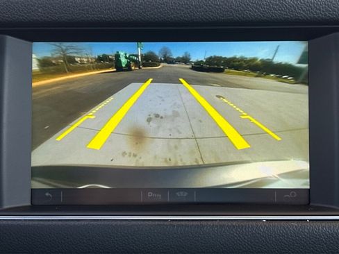 Used 2016 Jaguar XF R-Sport image 13