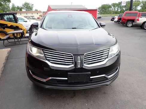 Used 2017 Lincoln MKX Reserve AWD/4WD image 2