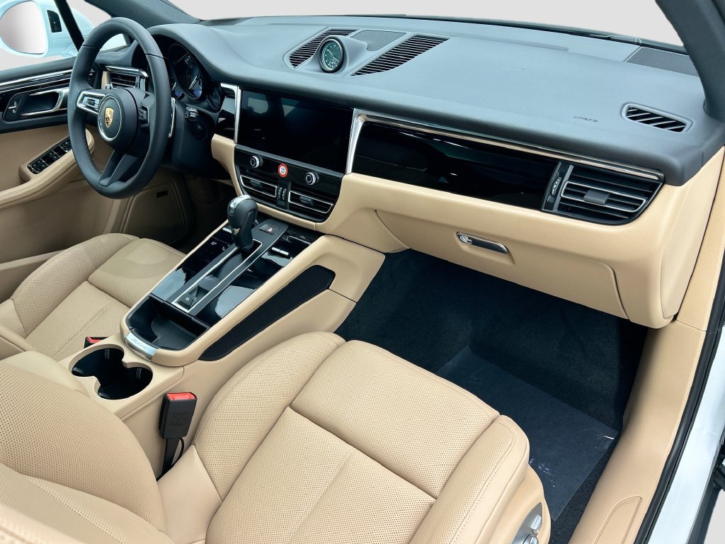 Used 2026 Porsche Macan AWD/4WD image 20