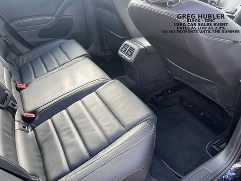 Used 2017 Volkswagen Golf R 4-Door image 30