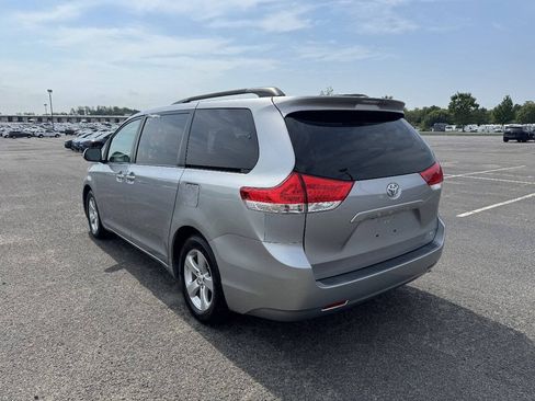 Used 2011 Toyota Sienna LE w/ Towing Pkg FWD image 4