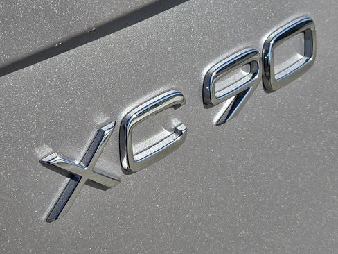 New 2026 Volvo XC90 B6 Plus w/ Protection Package Premier image 14