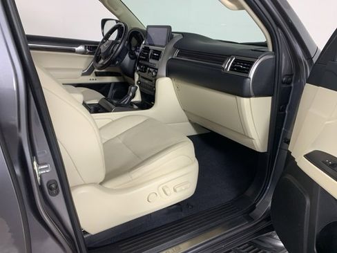 Used 2023 Lexus GX 460 Premium w/ Premium Package image 41