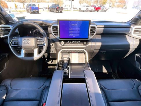 Used 2025 Toyota Sequoia Platinum image 22