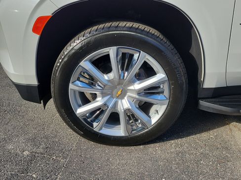 Used 2024 Chevrolet Tahoe High Country RWD image 4