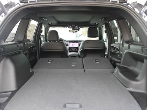 New 2025 Jeep Grand Cherokee Limited w/ Luxury Tech Group II image 35