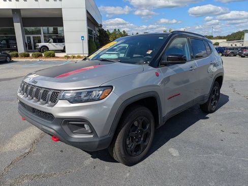 Used 2023 Jeep Compass Trailhawk image 8