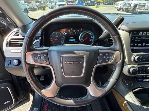 Used 2019 GMC Yukon Denali AWD/4WD image 15