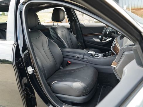 Used 2017 Mercedes-Benz S 550 Sedan image 14