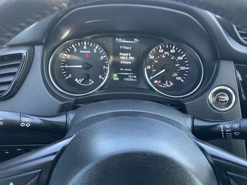 Used 2017 Nissan Rogue SL w/ SL Premium Package FWD image 38