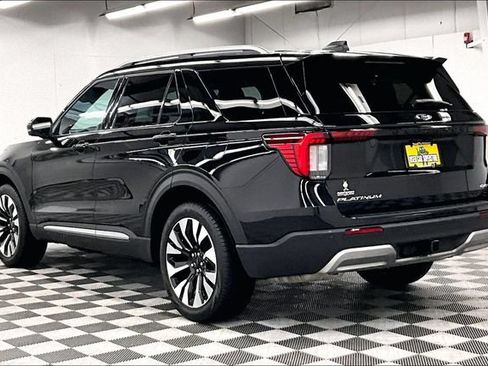 Used 2025 Ford Explorer Platinum w/ LUX Leather Package AWD/4WD image 3