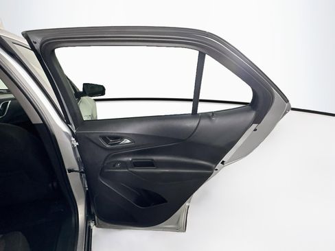 Used 2022 Chevrolet Equinox LT w/ LPO, Floor Liner Package FWD image 29