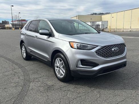 Certified 2024 Ford Edge SEL image 3