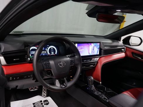 Used 2025 Toyota Camry XSE FWD image 11