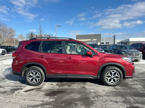 Used 2020 Subaru Forester Premium image 14