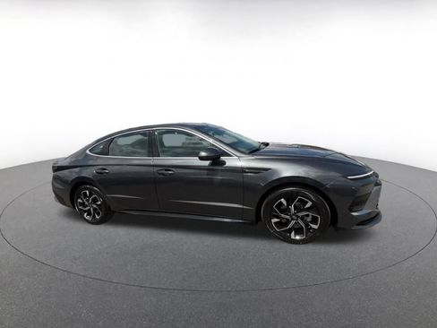 Used 2025 Hyundai Sonata SEL FWD image 2