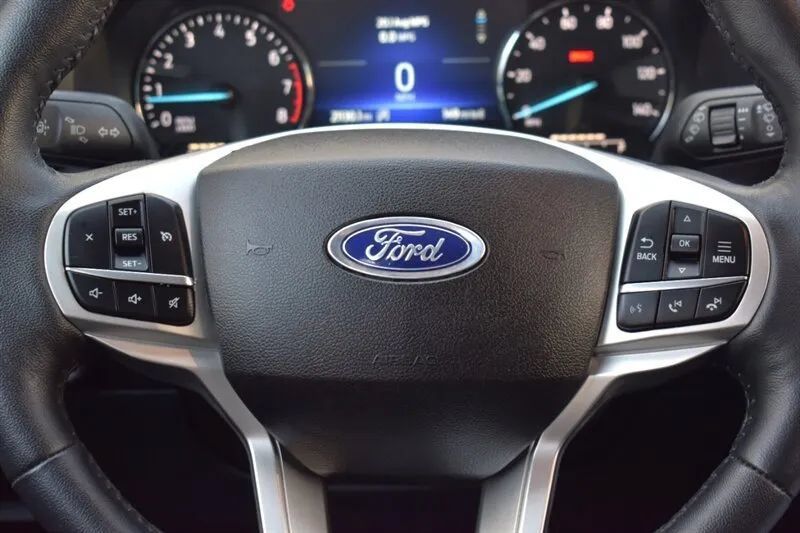 Used 2024 Ford Explorer XLT w/ Equipment Group 202A AWD/4WD image 15