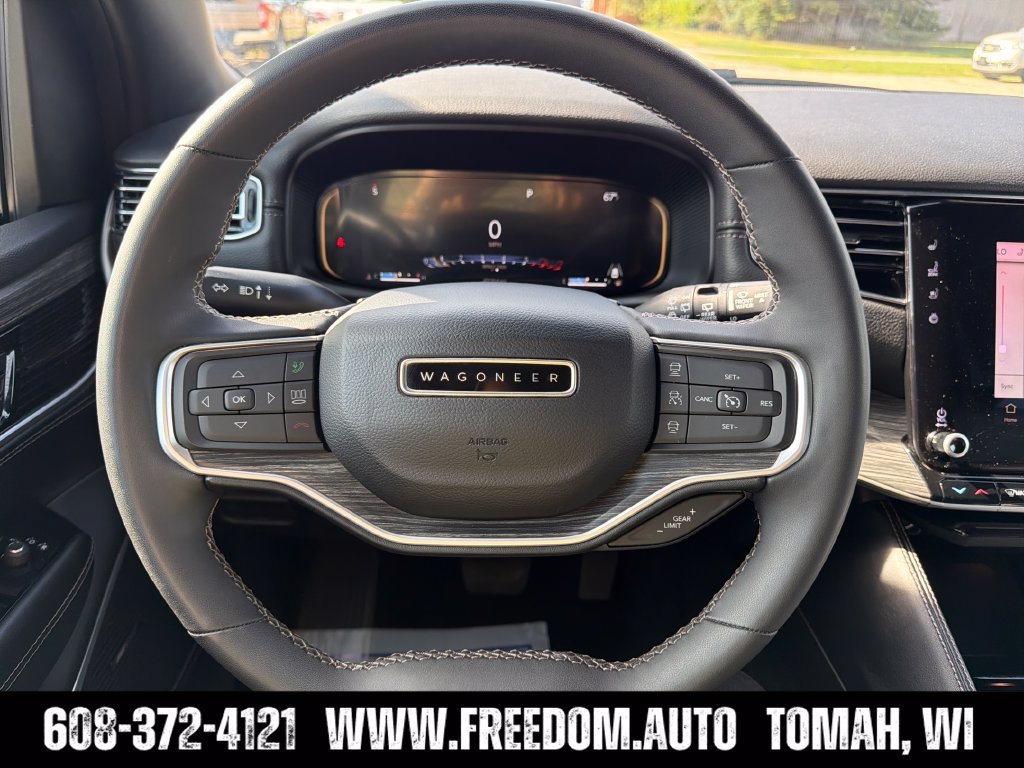 Used 2024 Jeep Wagoneer L Series II w/ Flexible Seating Group AWD/4WD image 14