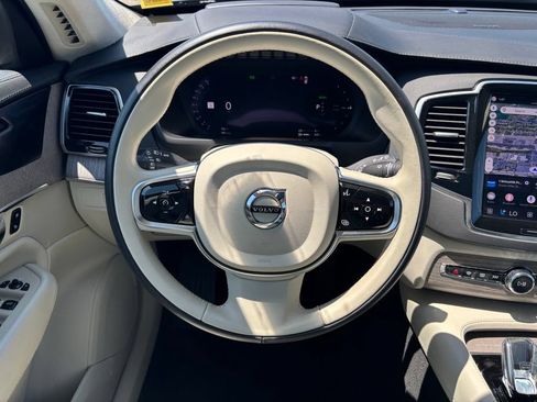 Used 2023 Volvo XC90 T8 Ultimate w/ Lounge Package AWD/4WD image 7