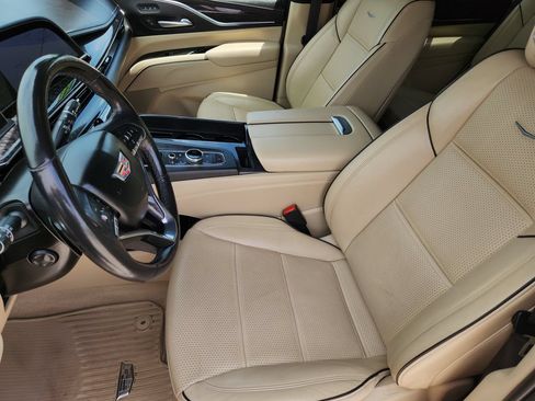 Used 2021 Cadillac Escalade Premium Luxury w/ LPO, Illumination Package AWD/4WD image 14