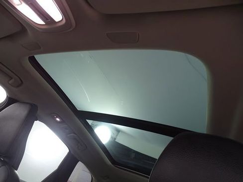 Used 2023 Volvo XC60 B5 Plus image 19