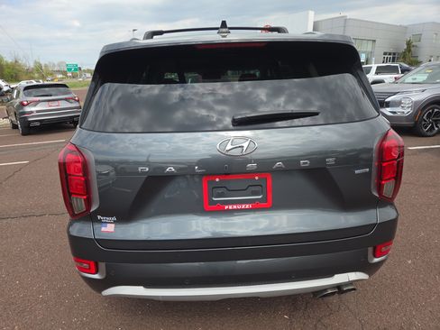 Used 2021 Hyundai Palisade Limited w/ Cargo Package AWD/4WD image 4