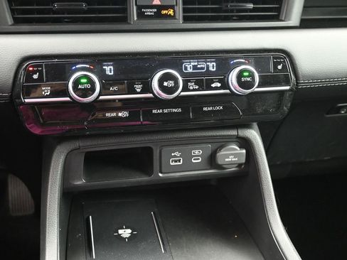 Used 2025 Honda Pilot EX-L image 14