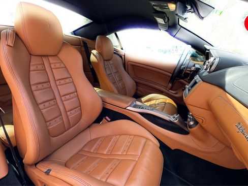 Used 2013 Ferrari California RWD image 14