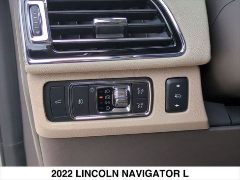 Certified 2022 Lincoln Navigator L Reserve image 24