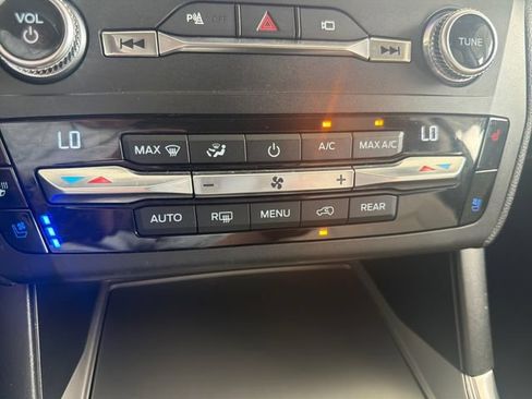 Used 2020 Ford Explorer Limited RWD image 36