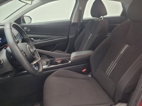 Used 2024 Hyundai Elantra SEL w/ Convenience Package FWD image 17