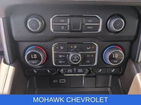Used 2022 Chevrolet Tahoe LT w/ Luxury Package AWD/4WD image 19