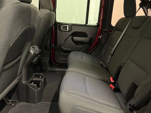 Used 2022 Jeep Wrangler Unlimited Sport image 17