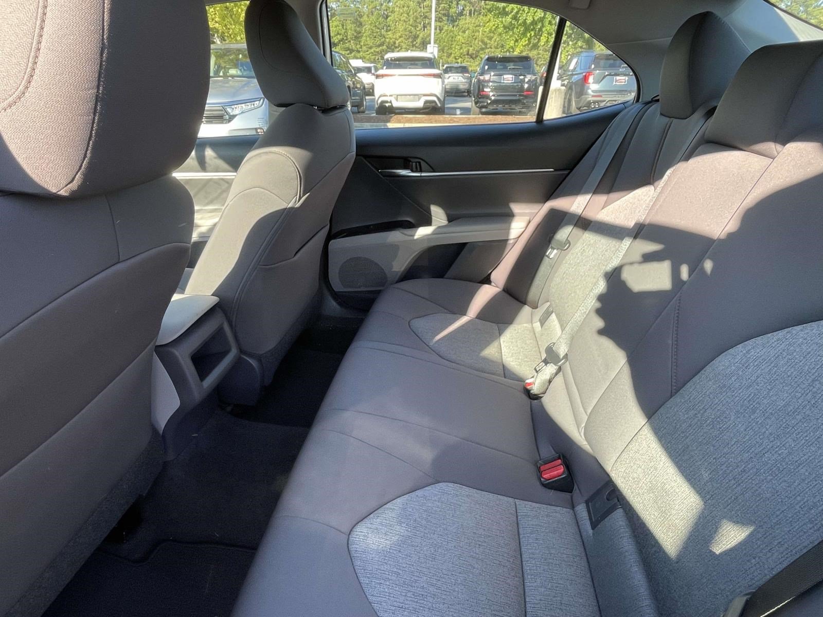 Used 2020 Toyota Camry LE FWD image 10