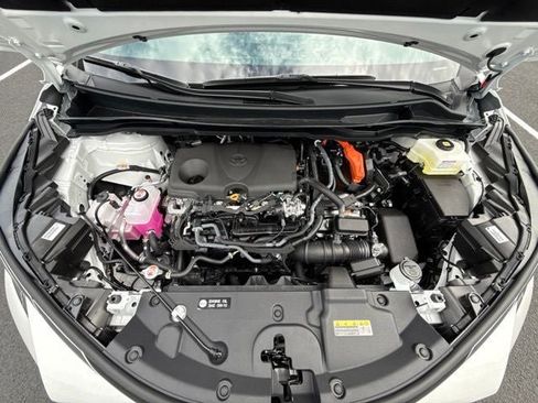 Used 2026 Toyota Sienna Limited AWD/4WD image 2