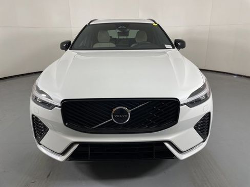 New 2026 Volvo XC60 B5 Plus w/ Climate Package PRO image 3