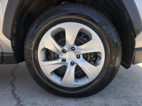 Certified 2021 Toyota RAV4 LE w/ Carpet Mat Package (TMS) image 12