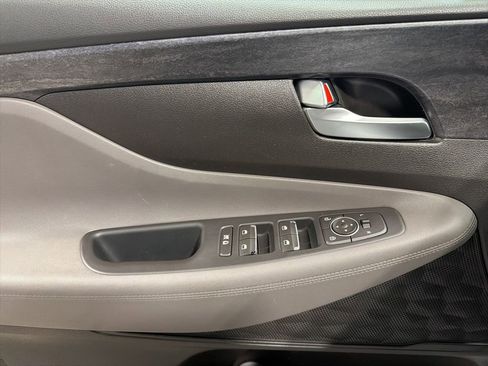 Used 2019 Hyundai Santa Fe SE image 13