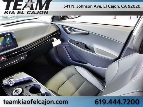 New 2025 Kia EV6 Wind image 25