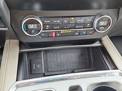 Used 2021 Ford Expedition XLT AWD/4WD image 19