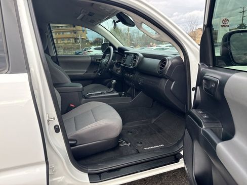 Used 2020 Toyota Tacoma SR w/ SR Convenience Package image 7