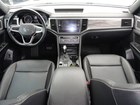 Used 2020 Volkswagen Atlas Cross Sport SE FWD image 6