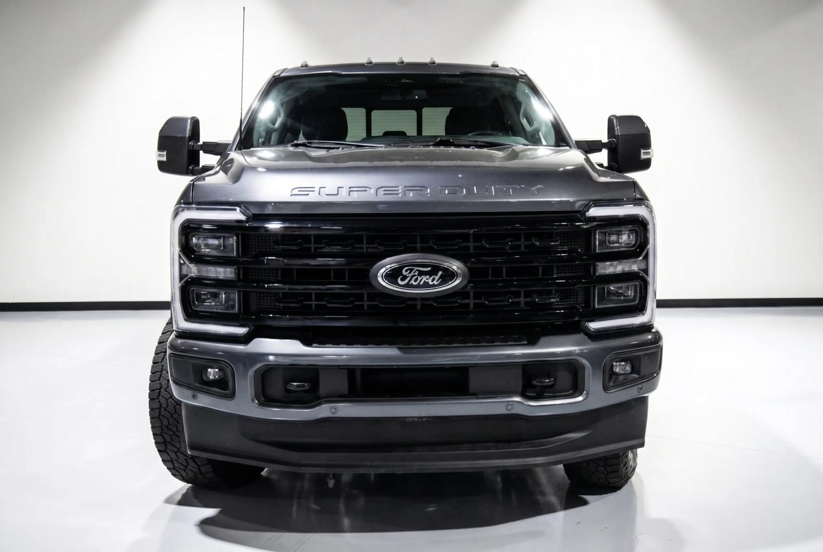 Used 2023 Ford F250 Lariat w/ Lariat Ultimate Package AWD/4WD image 2