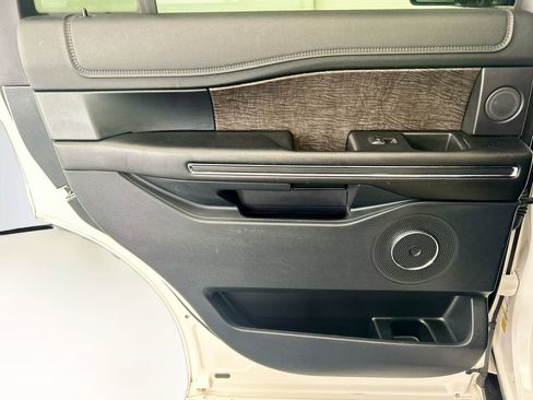 Used 2019 Ford Expedition Limited w/ Equipment Group 301A AWD/4WD image 25