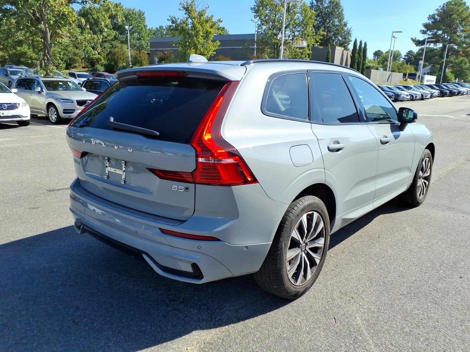 Used 2024 Volvo XC60 B5 Plus w/ Protection Package Premier AWD/4WD image 3