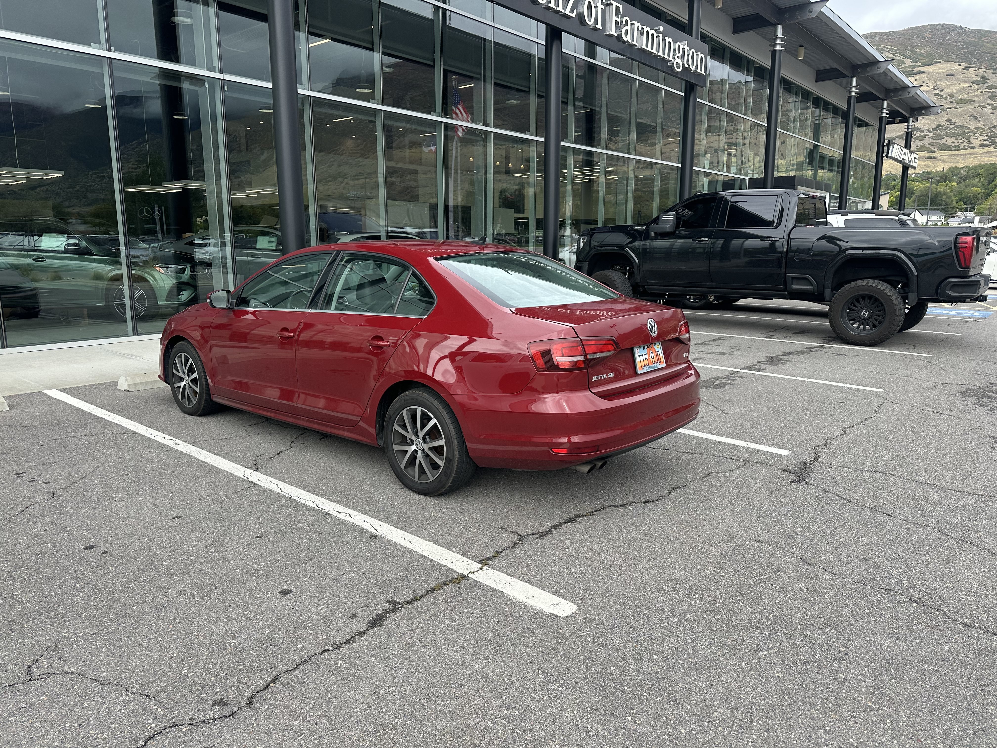 Used 2017 Volkswagen Jetta SE FWD image 4
