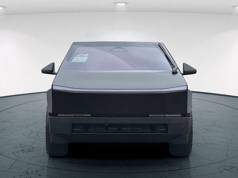 Used 2024 Tesla Cybertruck AWD Crew Cab image 10
