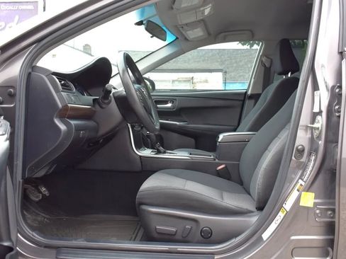 Used 2016 Toyota Camry LE FWD image 23