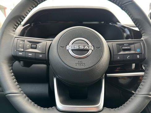 New 2025 Nissan Pathfinder SV w/ Black Appearance Package image 21