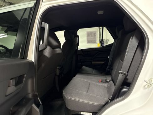 Used 2025 Toyota 4Runner SR5 AWD/4WD image 22